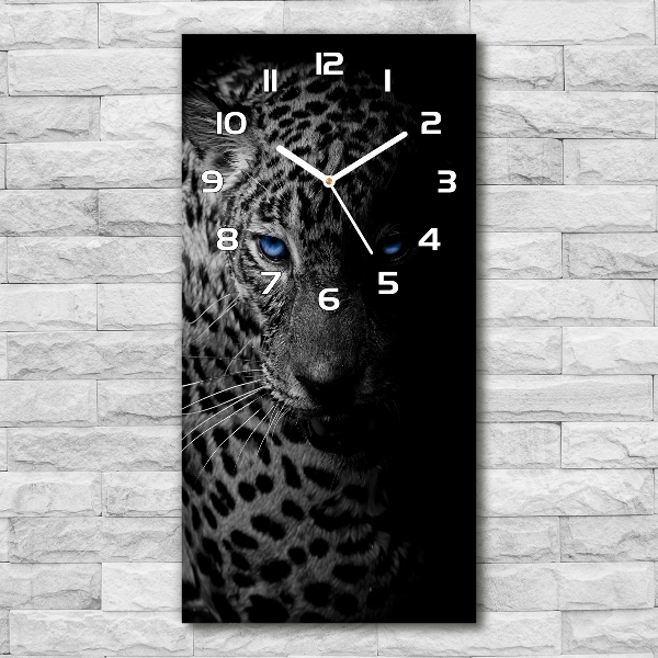 Vertical wall clock leopard