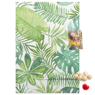 Pin board Tropical leaf pattern in shades of green