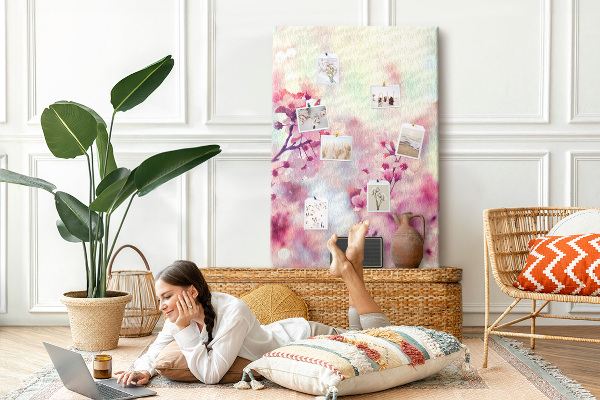 Pin board Floral accents in delicate shades