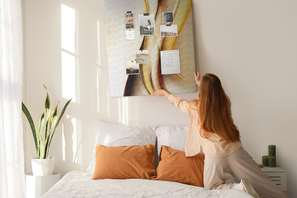 Memo cork board Elegant golden waves on a light background
