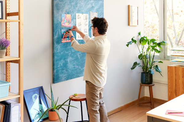 Memo cork board Ocean waves in shades of blue