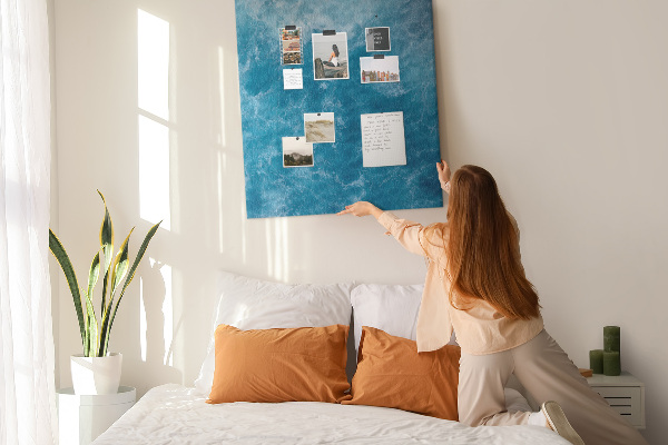Memo cork board Ocean waves in shades of blue