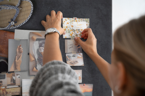 Memo cork board Stylish layout with natural accents