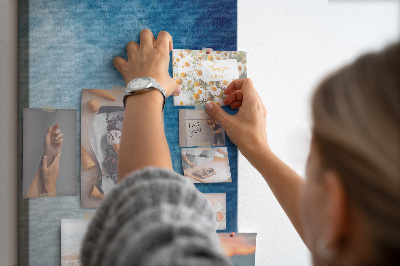 Pin board Shades of blue in a delicate weave