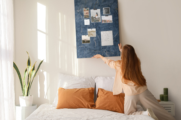 Cork notice board Elegant marble in shades of navy blue