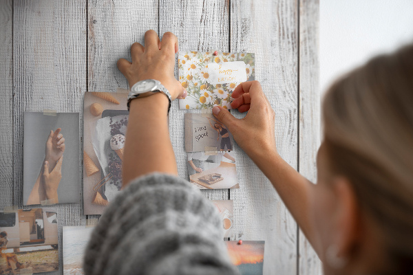 Memo cork board Creaking boards in shades of gray