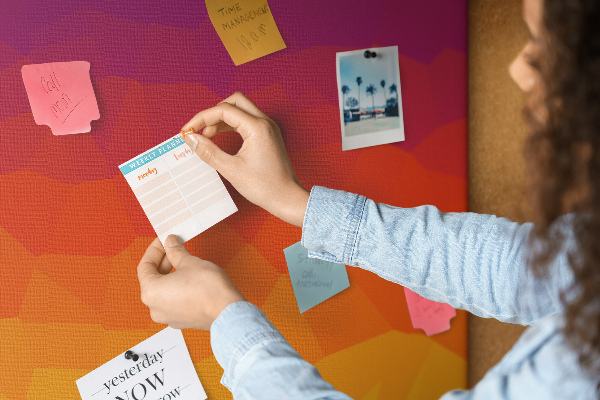 Pin board Color gradient in shades of orange and purple