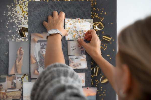 Pin board Gold and silver accents on a black background