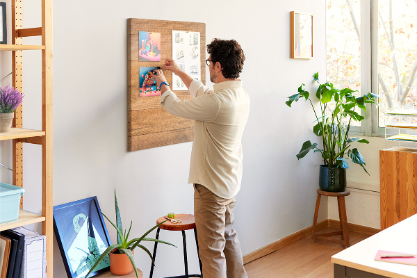 Memo cork board Natural wood in warm shades