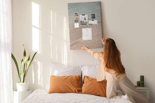 Memo cork board Delicate waves in pastel shades