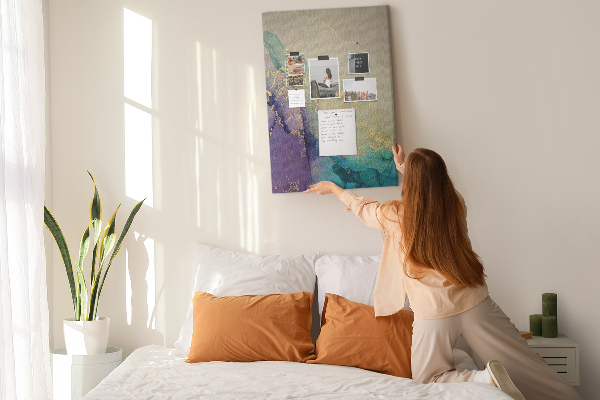 Pin board Abstract pattern with purple accents