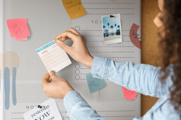 Pin board Colorful planner with abstract shapes