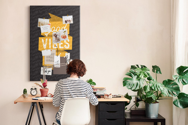 Memo cork board Positive vibes on a dark background