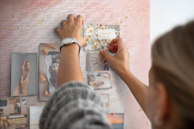 Memo cork board A delicate pink background with gold accents