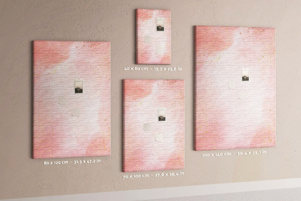 Memo cork board A delicate pink background with gold accents