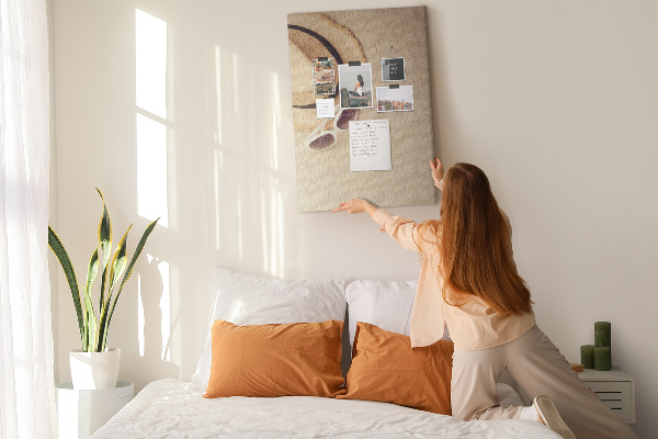 Pin board Summer beach accessories in the sand