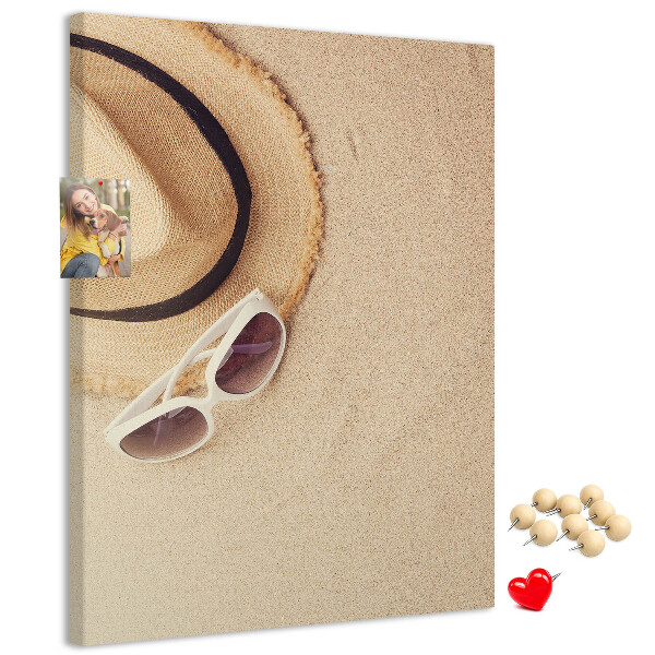 Pin board Summer beach accessories in the sand
