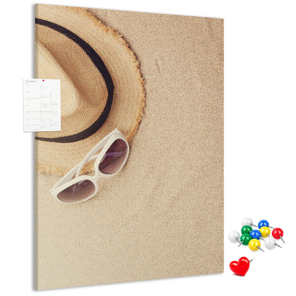 Pin board Summer beach accessories in the sand