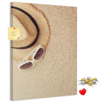 Pin board Summer beach accessories in the sand