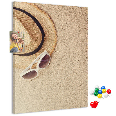 Pin board Summer beach accessories in the sand