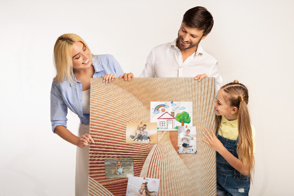 Pin board Waves and curves in shades of beige