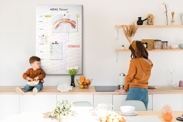 Pin board Meal planner with colored sections
