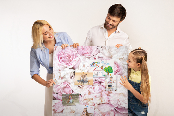Cork notice board Pink flowers in a delicate color combination