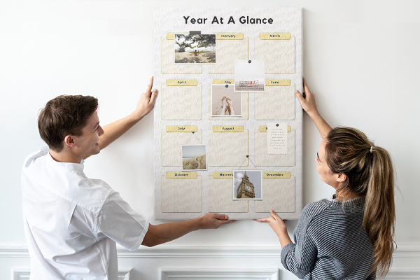 Wall cork memo board Annual calendar for event planning