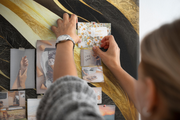 Pin board Gold and black waves fabric texture