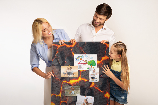 Memo cork board Cracked earth with burning veins