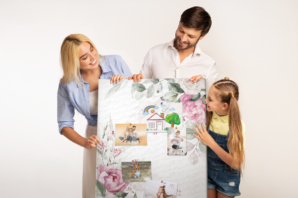 Memo cork board Floral pattern in delicate shades of pink