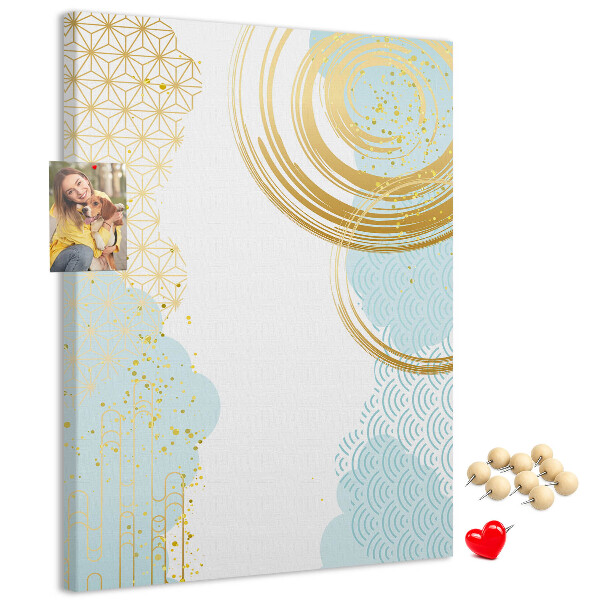 Pin board Golden circles on a delicate background