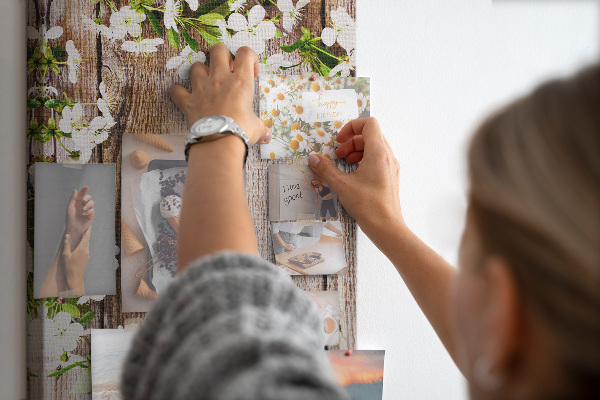 Memo cork board Flowers on a background of wooden boards