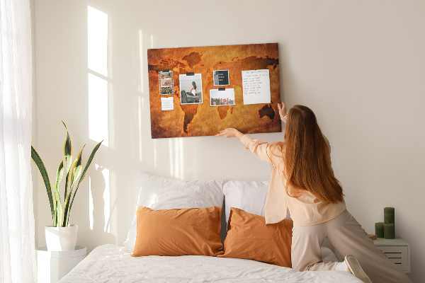 Cork board Large world map