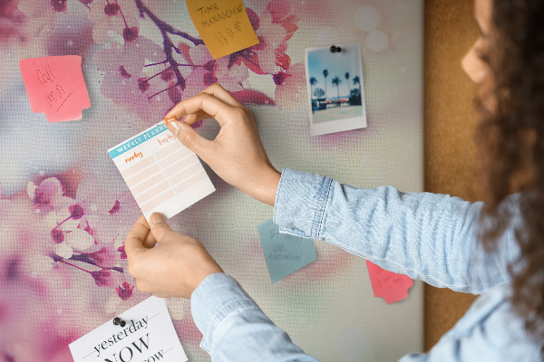 Cork board Spring flowers