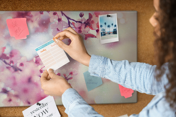 Cork board Spring flowers