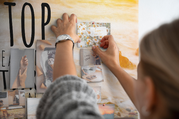 Cork memo board Motivational text