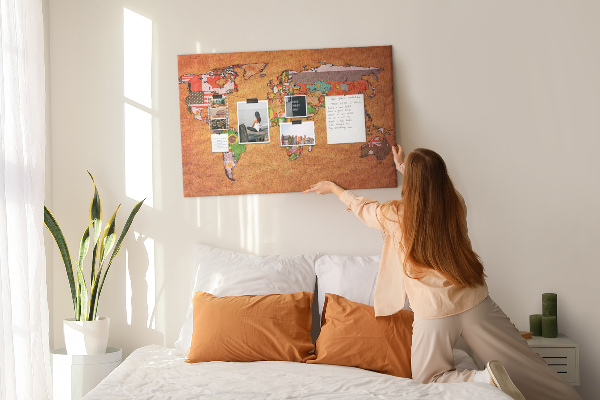 Cork memo board World Map with flags