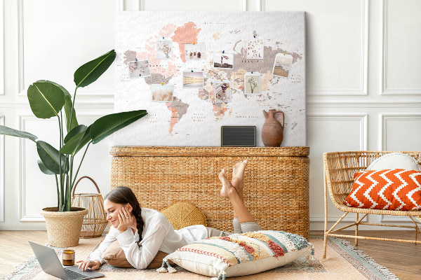 Cork board Detailed world map