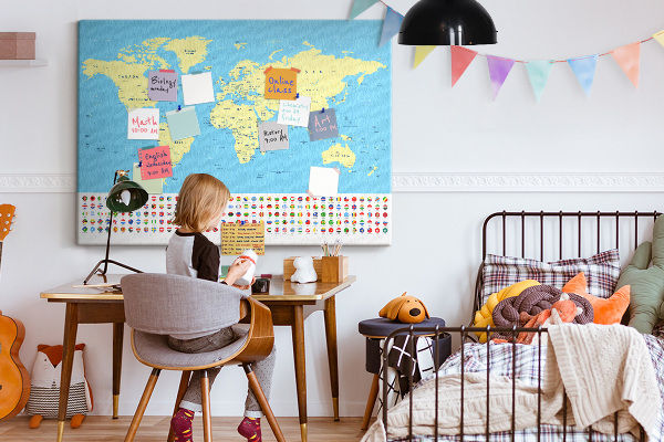 Cork board Classic world map