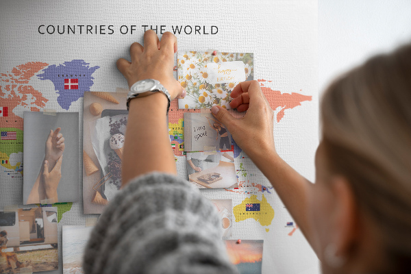 Cork board Flag map