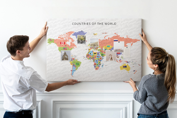 Cork board Flag map