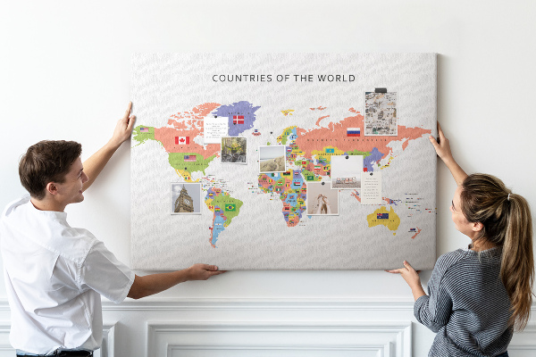 Cork board Flag map