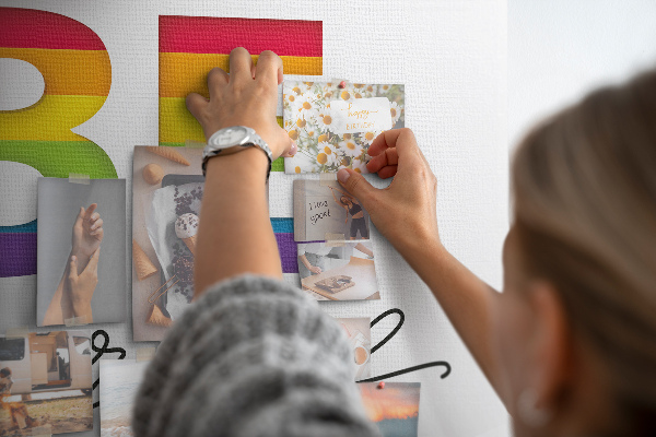 Cork memo board Be yourself lettering