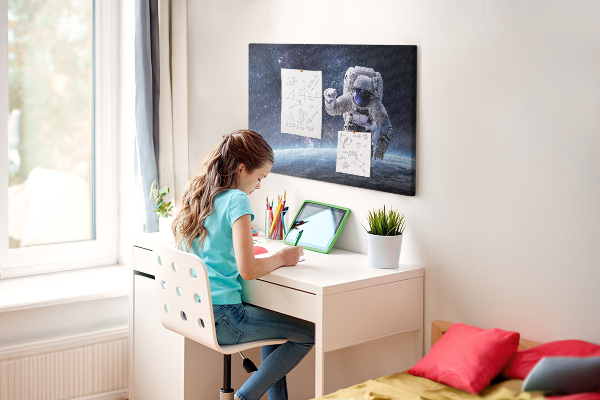 Cork memo board Astronaut