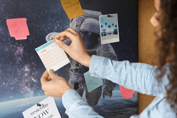 Cork memo board Astronaut