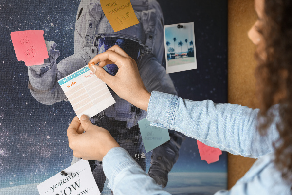 Cork memo board Astronaut