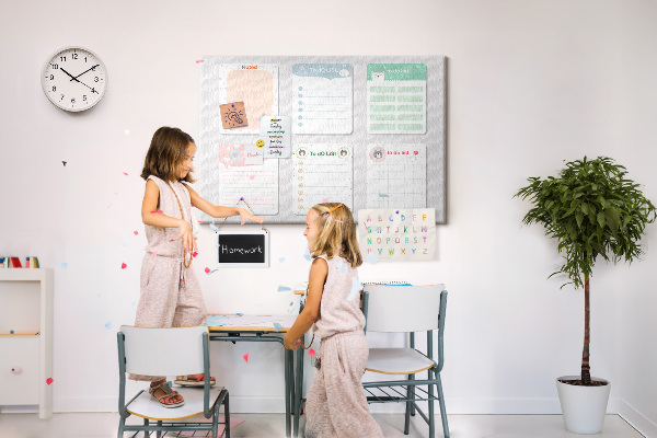 Cork board Colorful notes