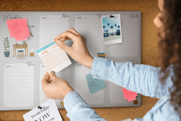 Cork board Cozy weekly planner