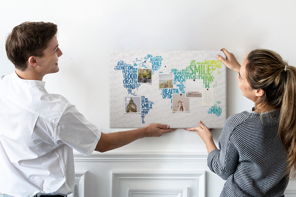 Cork board Kind words map